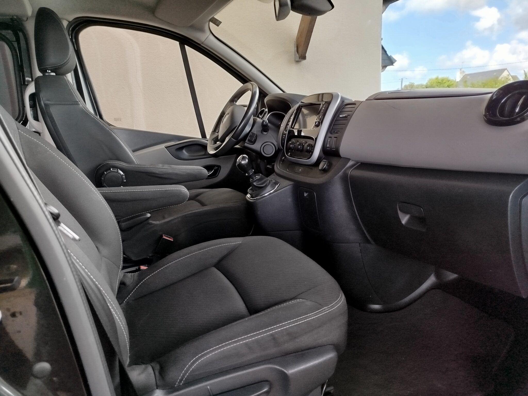 RENAULT TRAFIC III 2015