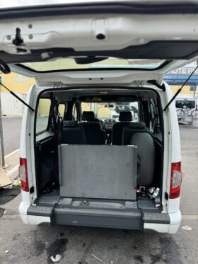 FORD TOURNEO CONNECT 2013